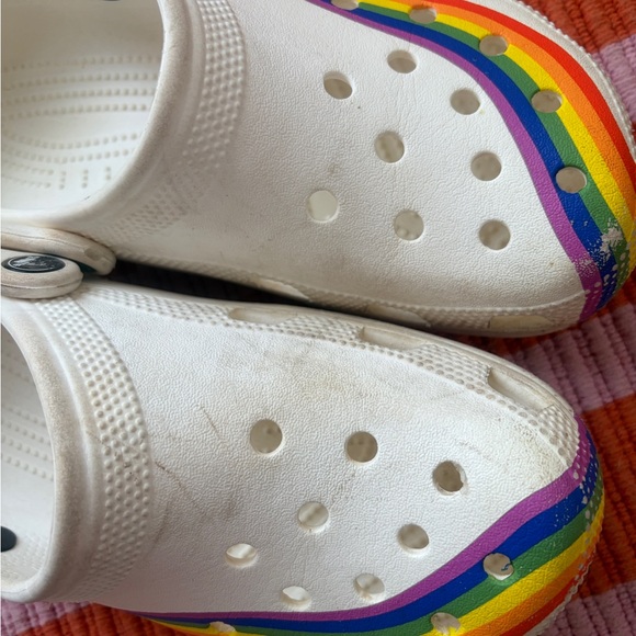 CROCs women’s size 7, 5 men’s rainbow clog. Does show signs of wear. Still great - Picture 3 of 7